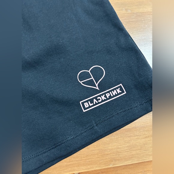 H&M black sweat short. Blackpink collaboration - Picture 3 of 6